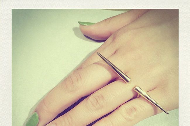 Finger, Skin, Jewellery, Nail, Ring, Fashion accessory, Nail care, Manicure, Metal, Beige, 