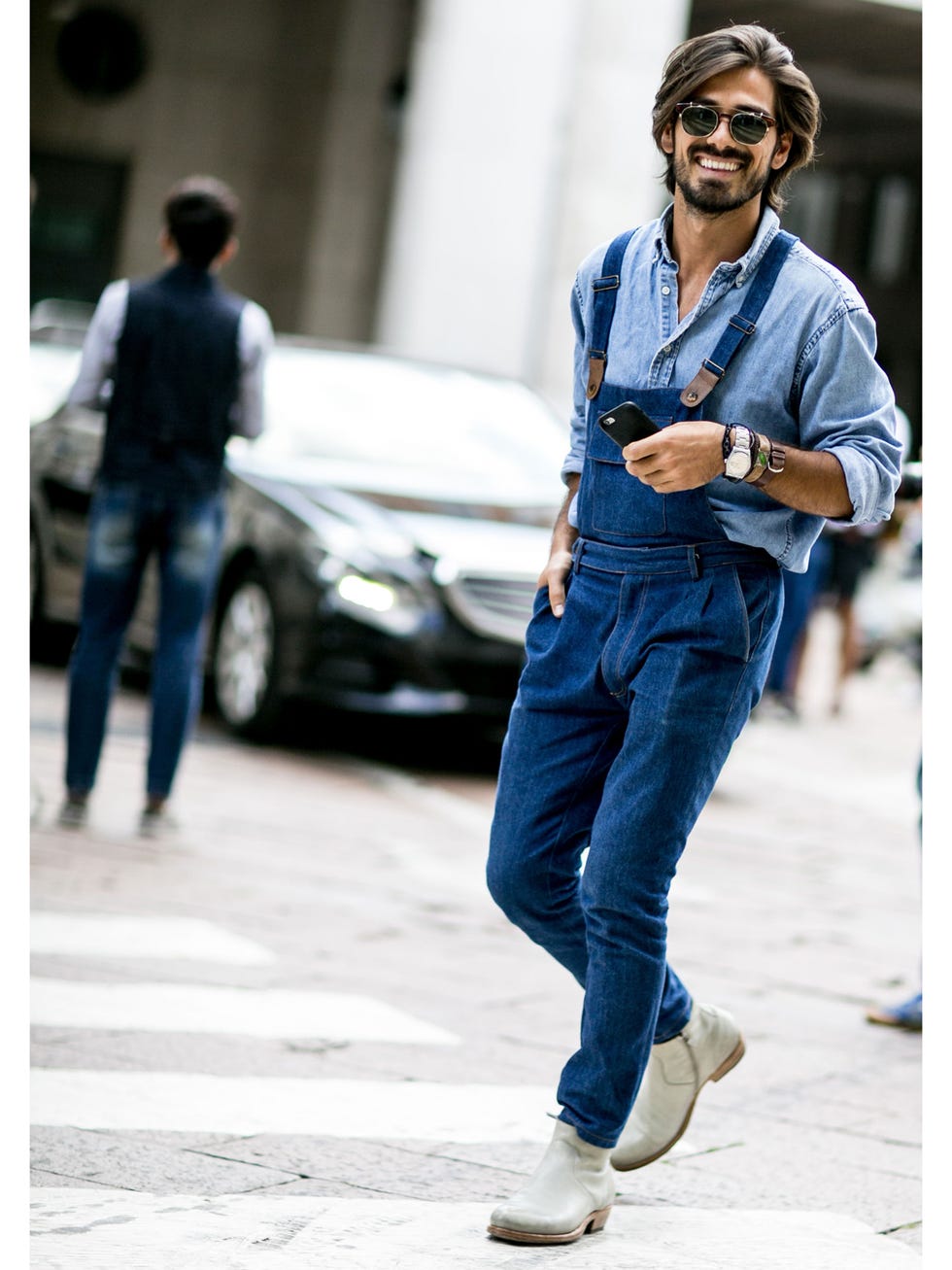 Clothing, Trousers, Denim, Jeans, Outerwear, Street, Street fashion, Style, Sunglasses, Electric blue, 