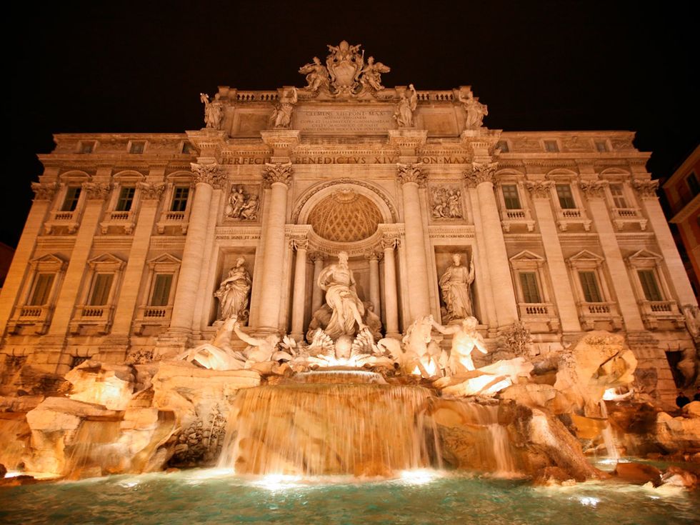 Night, Architecture, Fountain, Water feature, Landmark, Facade, Sculpture, Classical architecture, Town square, Arch, 