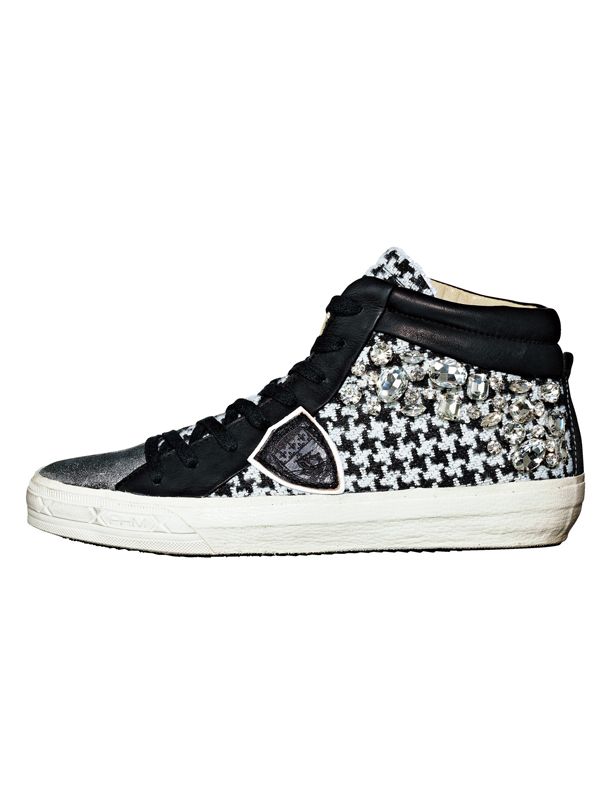 Footwear, Product, Shoe, White, Style, Athletic shoe, Sneakers, Black, Grey, Walking shoe, 