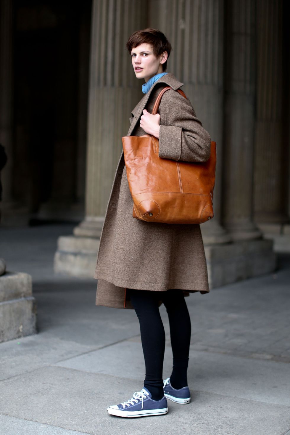 Brown, Sleeve, Shoulder, Standing, Human leg, Joint, Outerwear, Bag, Style, Street fashion, 