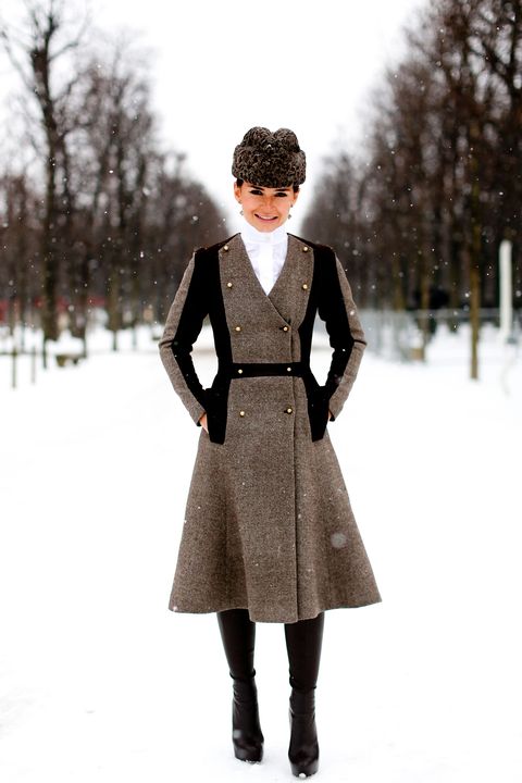 Clothing, Winter, Sleeve, Textile, Outerwear, Standing, Collar, Style, Boot, Street fashion, 