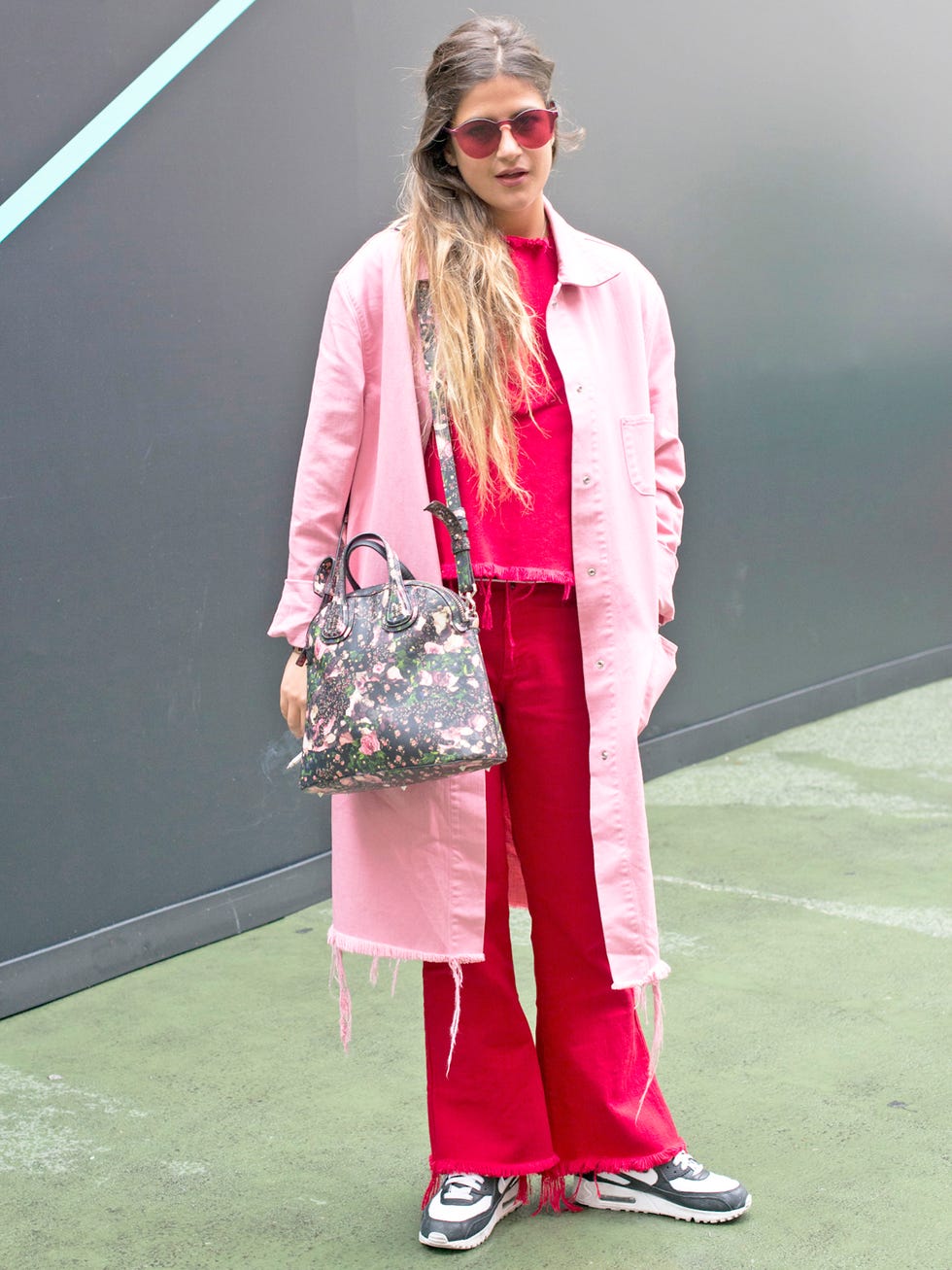 Footwear, Trousers, Textile, Bag, Outerwear, Coat, Magenta, Pink, Style, Sunglasses, 