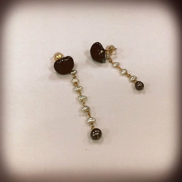 Brown, Earrings, Jewellery, Fashion accessory, Body jewelry, Amber, Natural material, Metal, Craft, Jewelry making, 