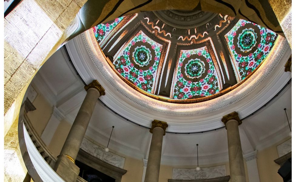 Glass, Dome, Interior design, Ceiling, Fixture, Byzantine architecture, Dome, Place of worship, Basilica, Column, 
