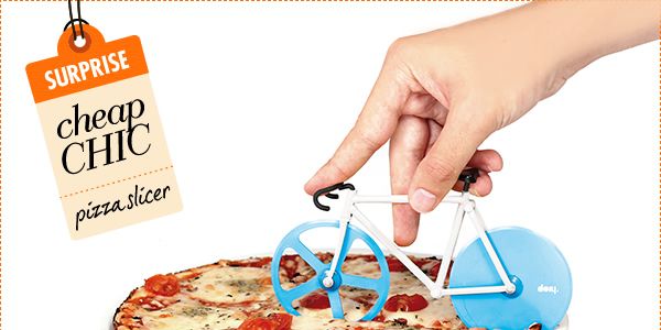 Bicycle frame, Cuisine, Plate, Food, Ingredient, Dessert, Baked goods, Bicycle, Tableware, Bicycle wheel, 