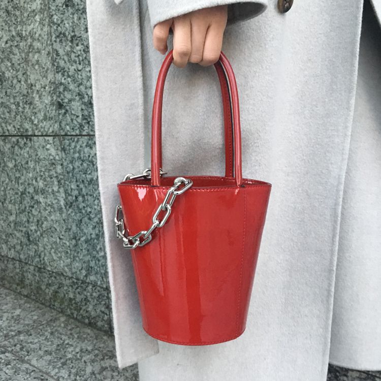 Bag, Red, Style, Luggage and bags, Carmine, Fashion, Shoulder bag, Grey, Coquelicot, Street fashion, 