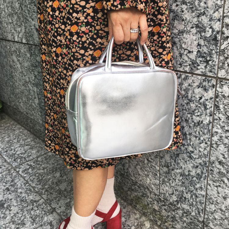 Bag, Style, Shoulder bag, Fashion, Luggage and bags, Street fashion, Metal, Strap, Silver, Leather, 