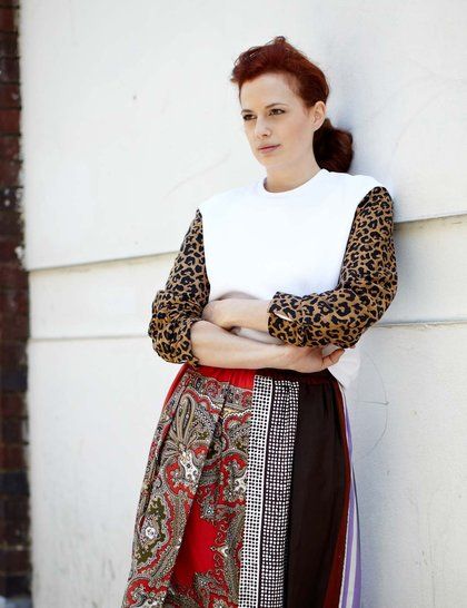 Sleeve, Fashion, Pattern, Maroon, Vintage clothing, Red hair, Day dress, Brick, Pattern, One-piece garment, 