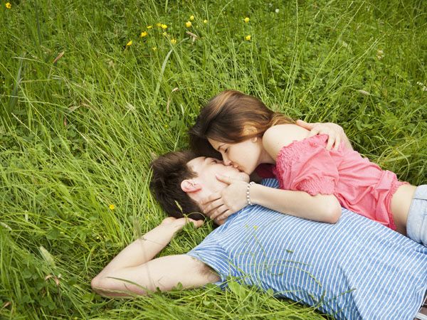 Grass, Comfort, People in nature, Summer, Grassland, Interaction, Meadow, Grass family, Romance, Love, 
