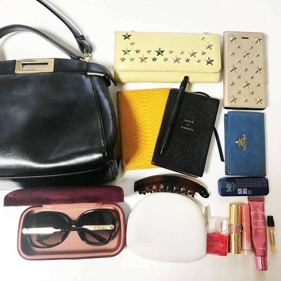 Eyewear, Bag, Glasses, Handbag, Product, Sunglasses, Fashion accessory, Everyday carry, Material property, Leather, 