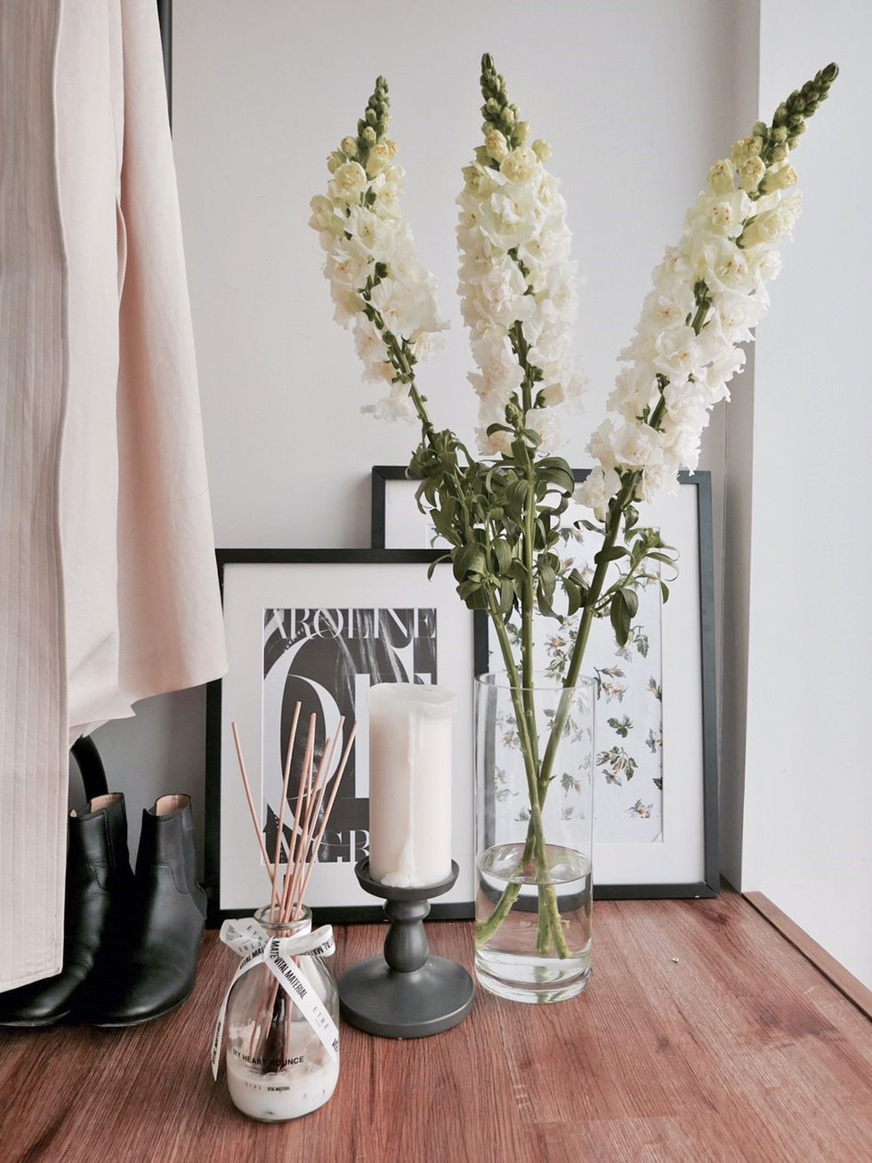 Room, White, Flower, Table, Interior design, Serveware, Bouquet, Flower Arranging, Vase, Boot, 