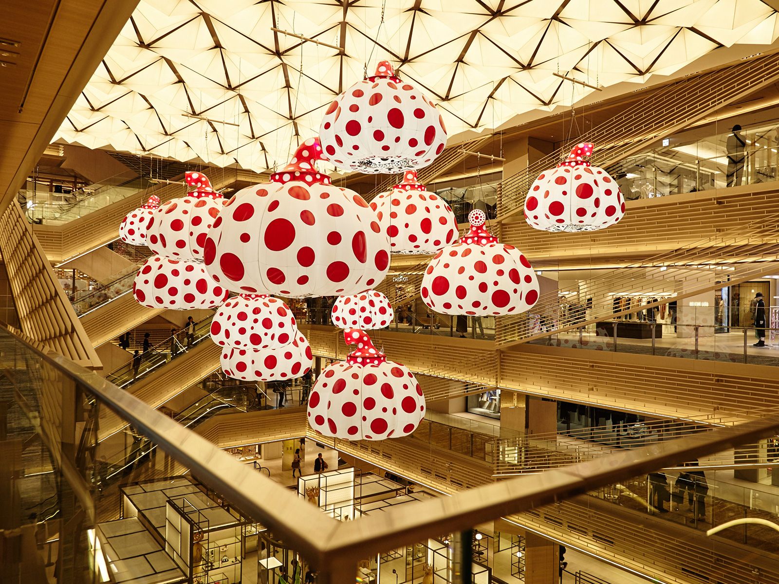 GINZA SIX大特集⑧ 能楽堂も出現!! 銀座でジャパンカルチャー GINZA SIX大特集⑧ 能楽堂も出現!! 銀座でジャパンカルチャー