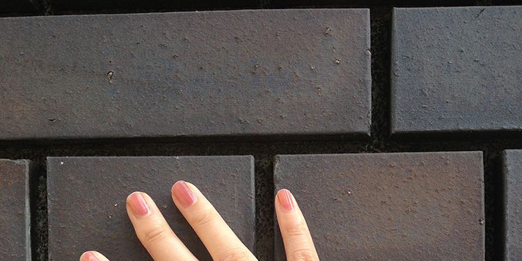 Finger, Wrist, Brick, Pattern, Colorfulness, Rectangle, Thumb, Nail, Gesture, Beige, 