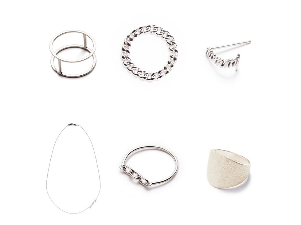 Jewellery, Circle, Metal, Natural material, Body jewelry, Silver, Earrings, Platinum, 