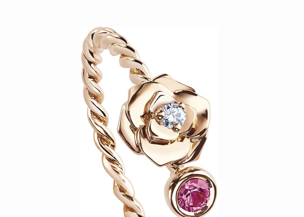 Jewellery, Fashion accessory, Analog watch, Body jewelry, Gemstone, Ring, Amethyst, Engagement ring, Diamond, Crystal, 