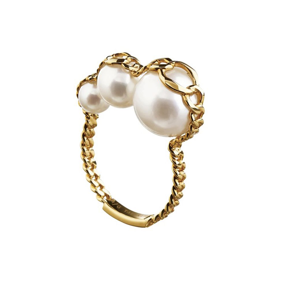 Jewellery, Pearl, Fashion accessory, Body jewelry, Gemstone, Ring, Finger, Gold, Metal, 