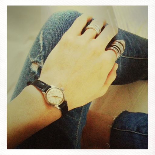 Finger, Wrist, Denim, Watch, Fashion accessory, Nail, Analog watch, Fashion, Azure, Watch accessory, 