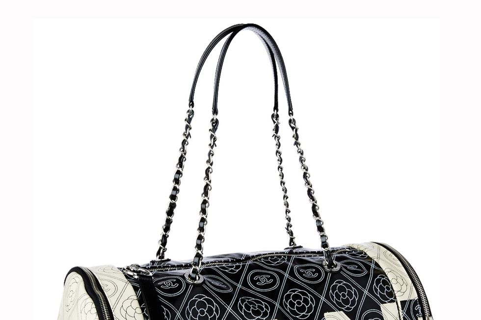 Bag, Style, Luggage and bags, Fashion accessory, Font, Shoulder bag, Black-and-white, Black, Monochrome photography, Pattern, 