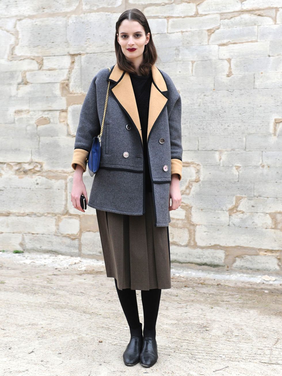 Clothing, Collar, Sleeve, Coat, Shoulder, Joint, Standing, Outerwear, Style, Street fashion, 