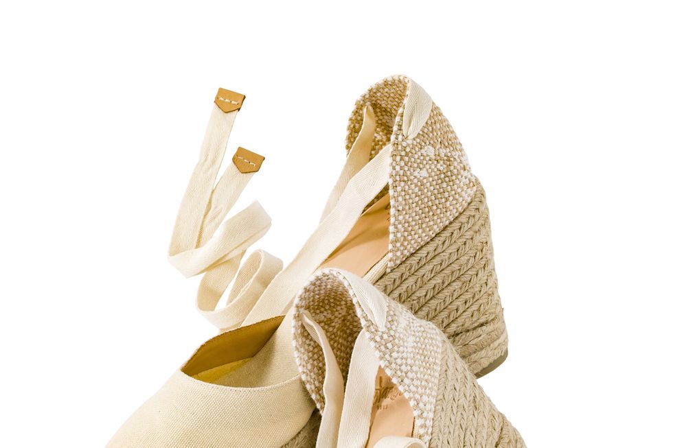 Product, White, Tan, Beige, Fawn, Wedge, Fashion design, Slingback, Thread, Knot, 