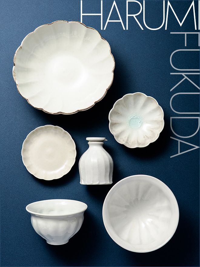 Dishware, Porcelain, Serveware, Ceramic, Pottery, Circle, Artifact, Still life photography, Collection, Natural material, 