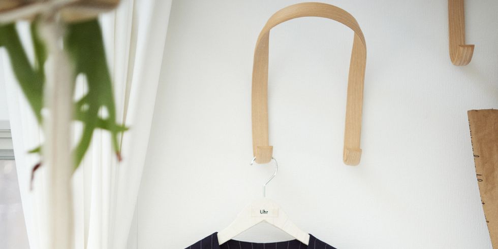 Product, Sleeve, Textile, Collar, White, Style, Clothes hanger, Fashion, Black, Bag, 