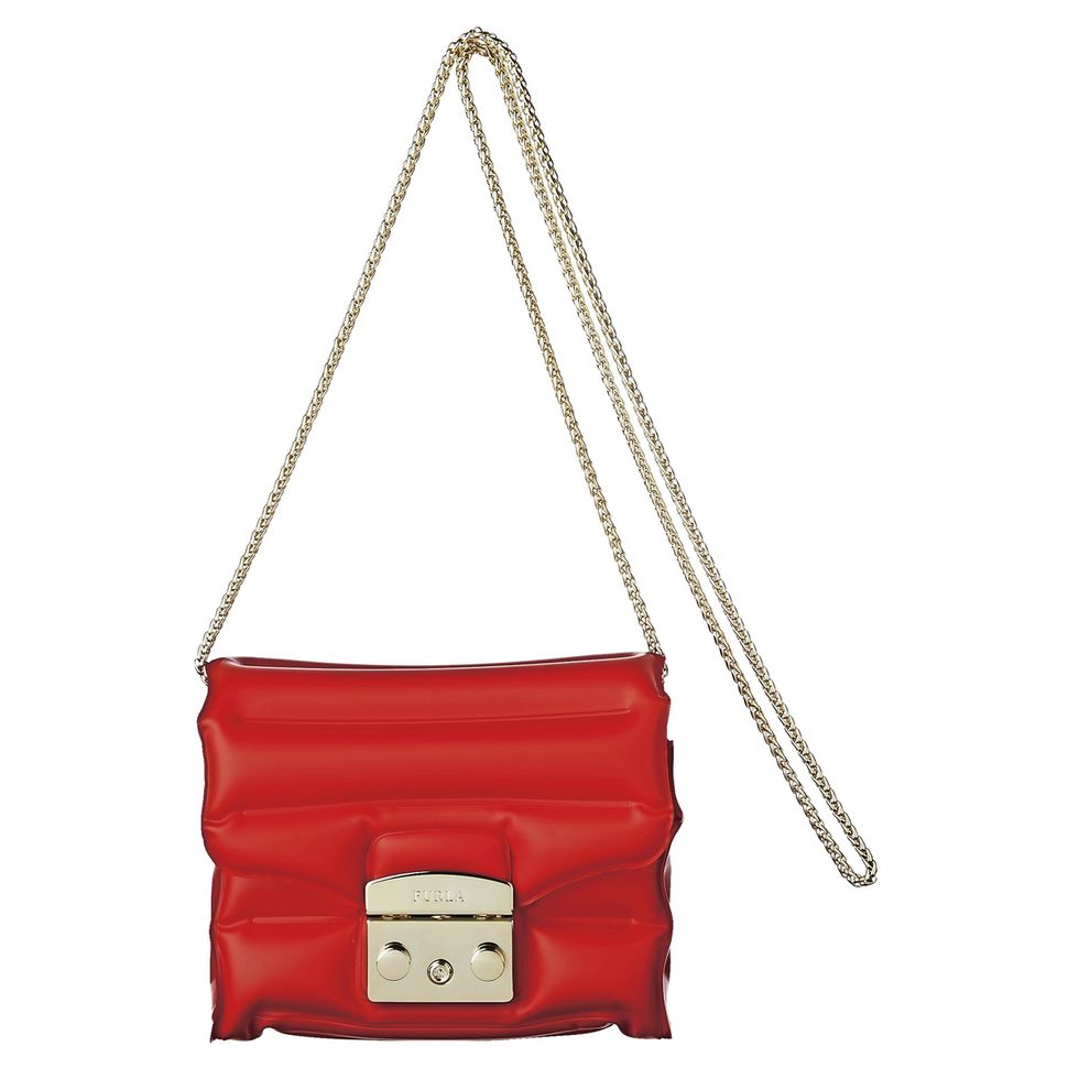 Bag, Handbag, Shoulder bag, Red, Fashion accessory, Leather, Material property, Font, Strap, Hobo bag, 