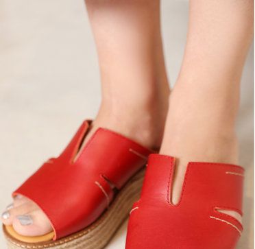 Footwear, Red, Pink, Tan, Fashion, Toe, Sandal, Foot, Fawn, Close-up, 