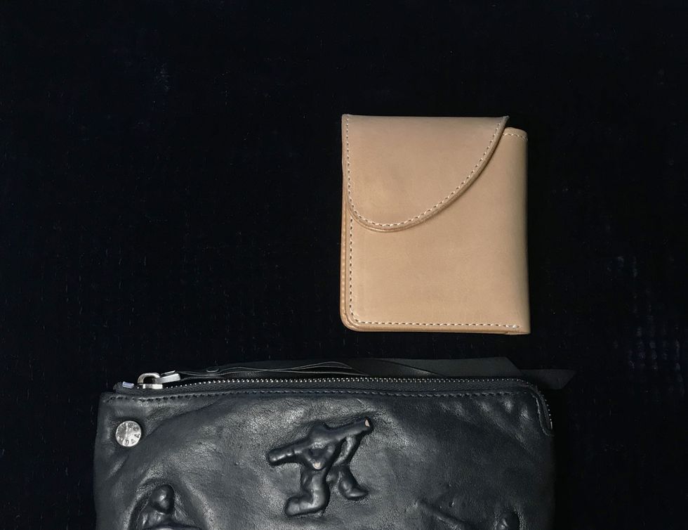 Bag, Wallet, Leather, Rectangle, Material property, Shoulder bag, Pocket, Silver, Coin purse, Still life photography, 