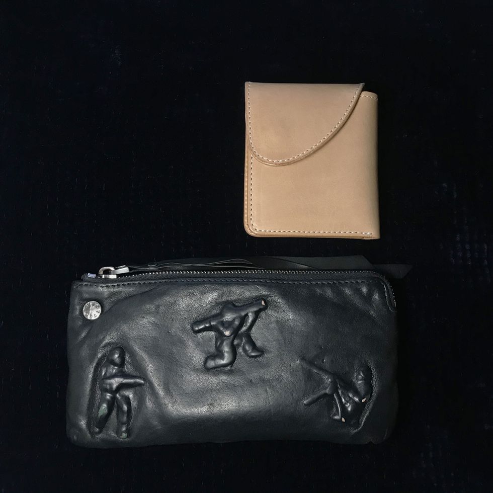 Bag, Wallet, Leather, Rectangle, Material property, Shoulder bag, Pocket, Silver, Coin purse, Still life photography, 