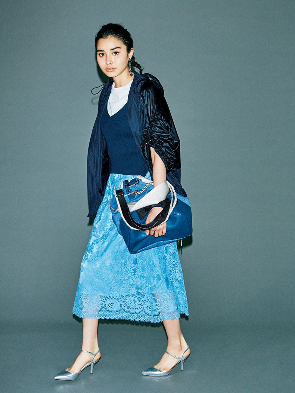 Clothing, Blue, Sleeve, Shoulder, Bag, Textile, Joint, Outerwear, Style, Fashion accessory, 