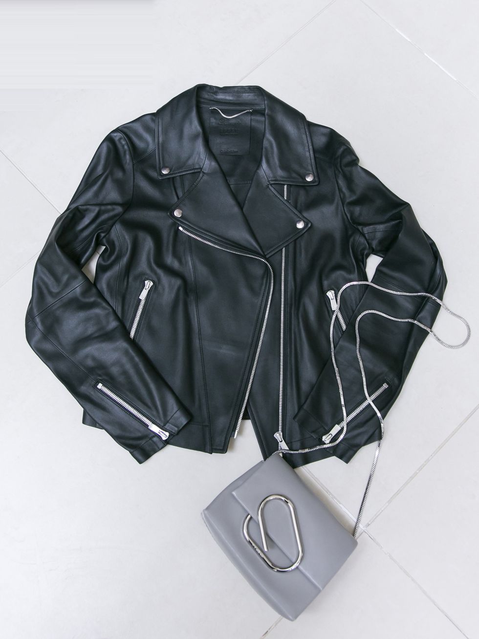 Clothing, Jacket, Leather, Outerwear, Leather jacket, Sleeve, Textile, Zipper, Collar, 