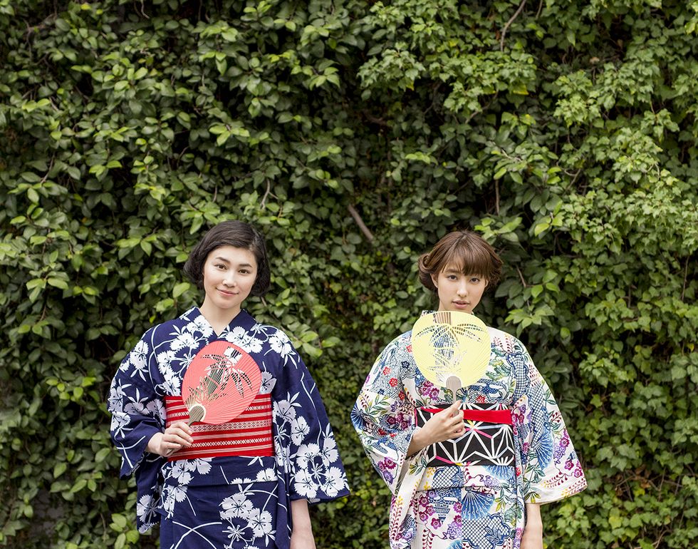 Textile, Kimono, Street fashion, Spring, Costume, Pattern, Robe, 