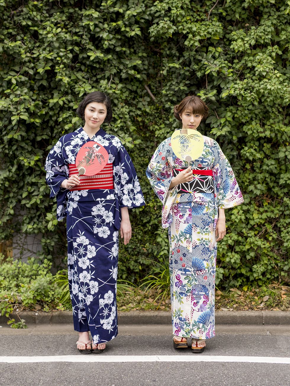 Textile, Kimono, Street fashion, Spring, Costume, Pattern, Robe, 