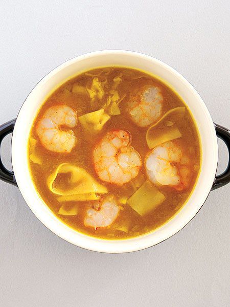 細切りワンタンの海老カレースープ のレシピ・作り方｜ELLE gourmet [エル・グルメ]
