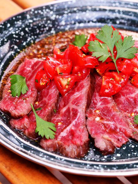 Food, Ingredient, Tableware, Dish, Beef, Garnish, Ostrich meat, Plate, Recipe, Red meat, 