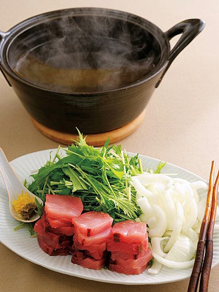 鰤・玉ねぎ・水菜の魚すき鍋 のレシピ・作り方｜ELLE gourmet [エル・グルメ]