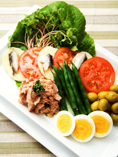 Food, Ingredient, Produce, Leaf vegetable, Vegetable, Vegan nutrition, Cuisine, Tableware, Natural foods, Whole food, 