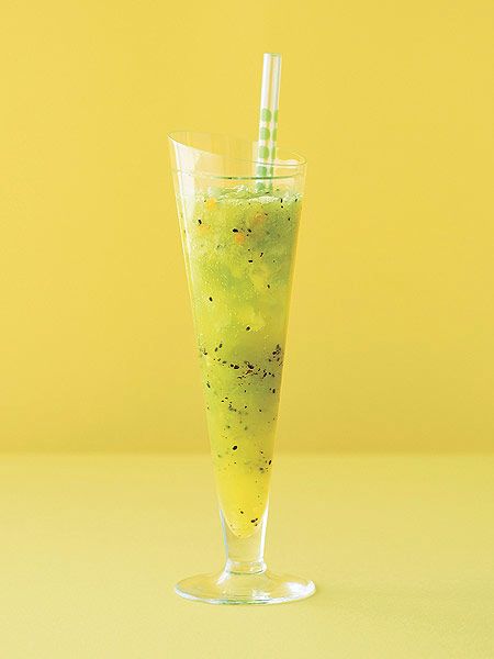 キウイフルーツと柚子の美肌ソーダ のレシピ・作り方｜ELLE gourmet [エル・グルメ]