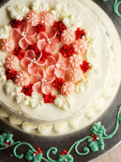 小花を散らしたロマンティック ケーキ のレシピ 作り方 Elle Gourmet エル グルメ