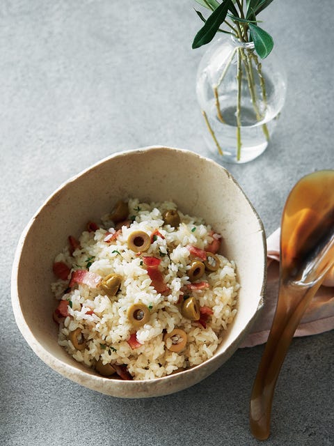 オリーブとベーコンの混ぜごはん のレシピ 作り方 Elle Gourmet エル グルメ