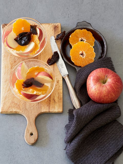 りんご みかん プルーンのデトックス ウォーター のレシピ 作り方 Elle Gourmet エル グルメ