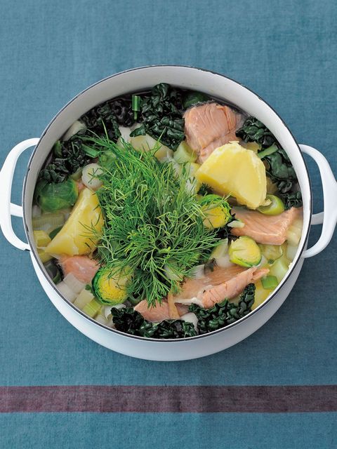鮭とじゃがいもの鍋 北欧風 のレシピ 作り方 Elle Gourmet エル グルメ