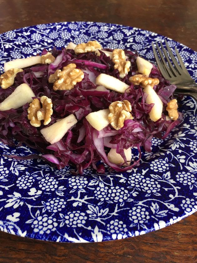 りんごとくるみ、紫キャベツのレリッシュ のレシピ・作り方｜ELLE gourmet [エル・グルメ]
