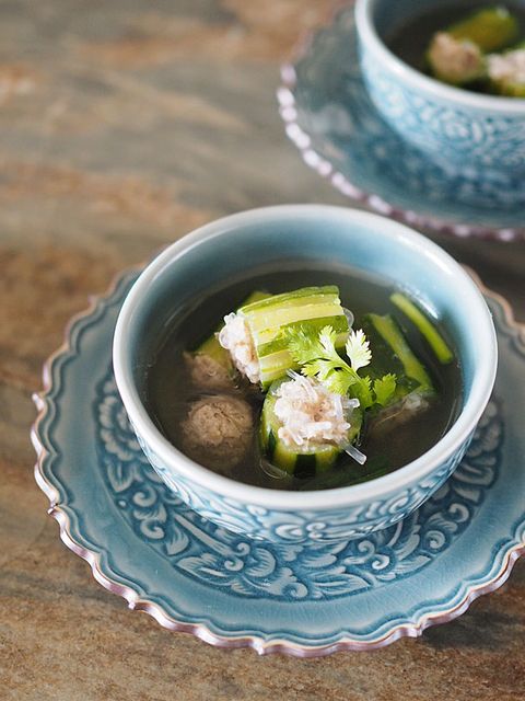 タイ風きゅうりの肉詰めスープ のレシピ 作り方 Elle Gourmet エル グルメ