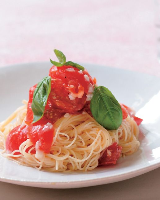 food, ingredient, dishware, cuisine, spaghetti, produce, serveware, tableware, pasta, glass,