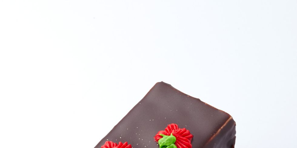 Chocolate, Ganache, Chocolate cake, Food, Dessert, Flourless chocolate cake, Cuisine, Cake, Chocolate brownie, Plant, 