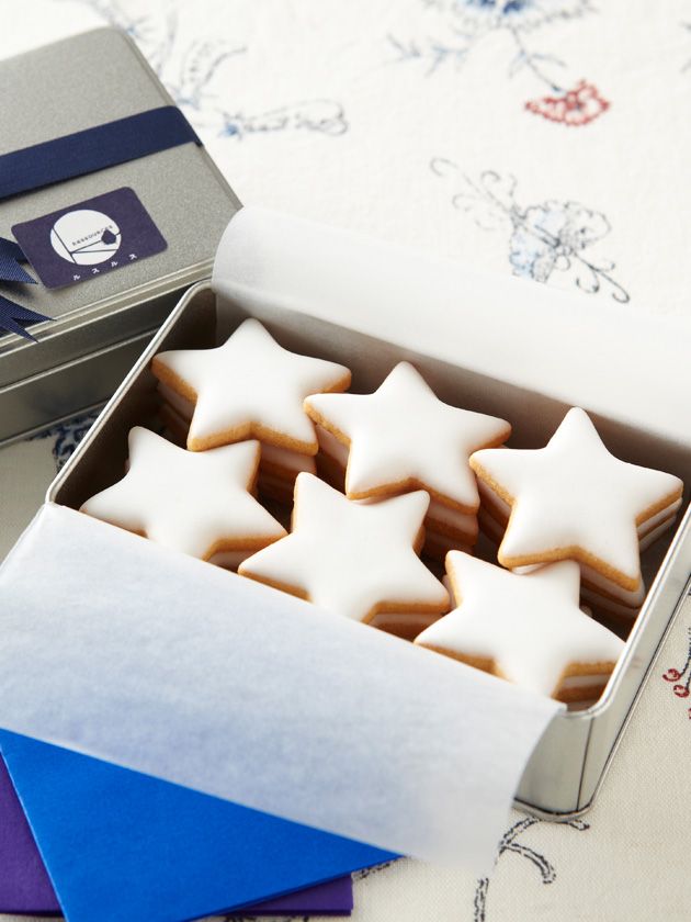菓子工房ルスルス」の「夜空缶」