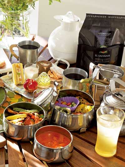 Serveware, Food, Cuisine, Dishware, Tableware, Dish, Ingredient, Cookware and bakeware, Meal, Recipe, 